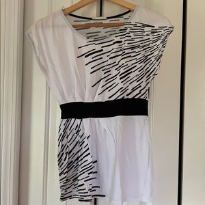 Lush top size small white with black